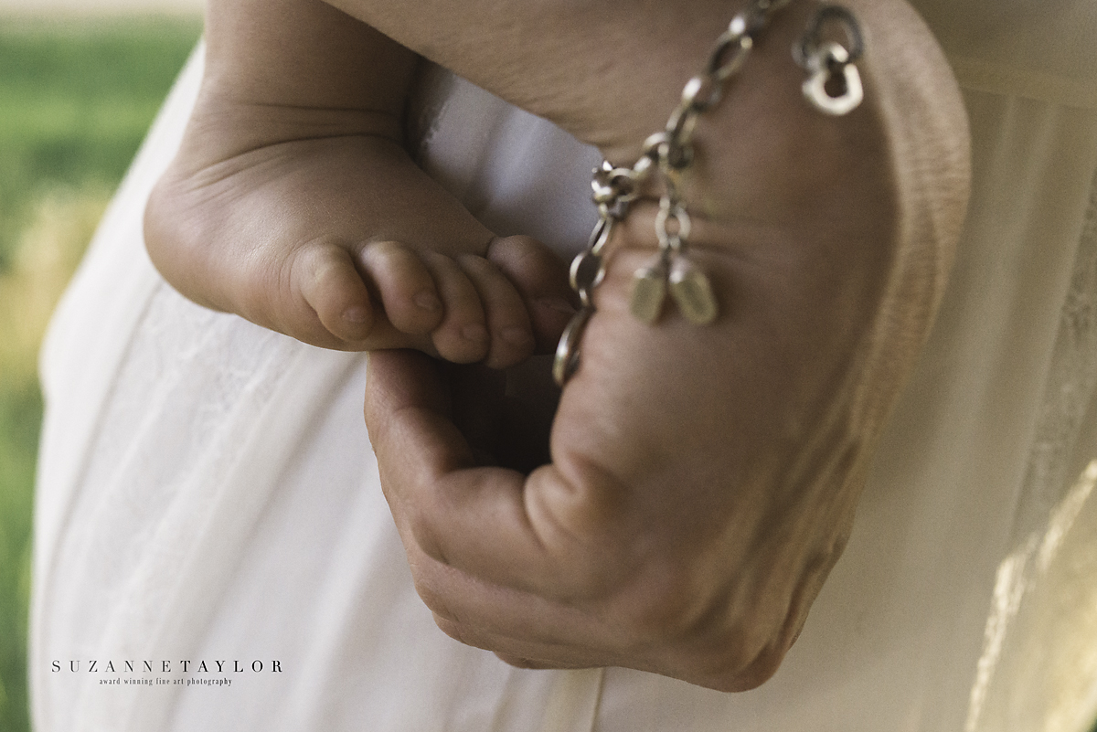 Those small details help set the tone for a Calgary Breastfeeding Photography session with Suzanne Taylor Photography