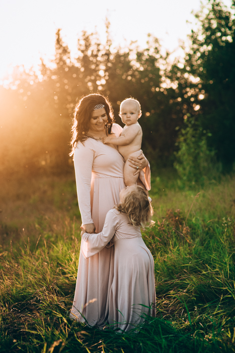 Motherhood Photography sessions in Red Deer or Calgary by Suzanne Taylor Photography create perfect memories as family photography grows.